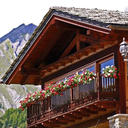 Les Combes Hotel La Salle Exterior photo