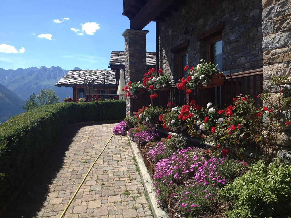 Les Combes Hotel La Salle Exterior photo