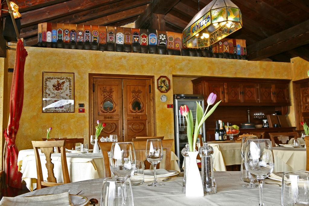 Les Combes Hotel La Salle Exterior photo