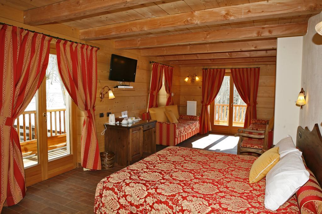 Les Combes Hotel La Salle Room photo